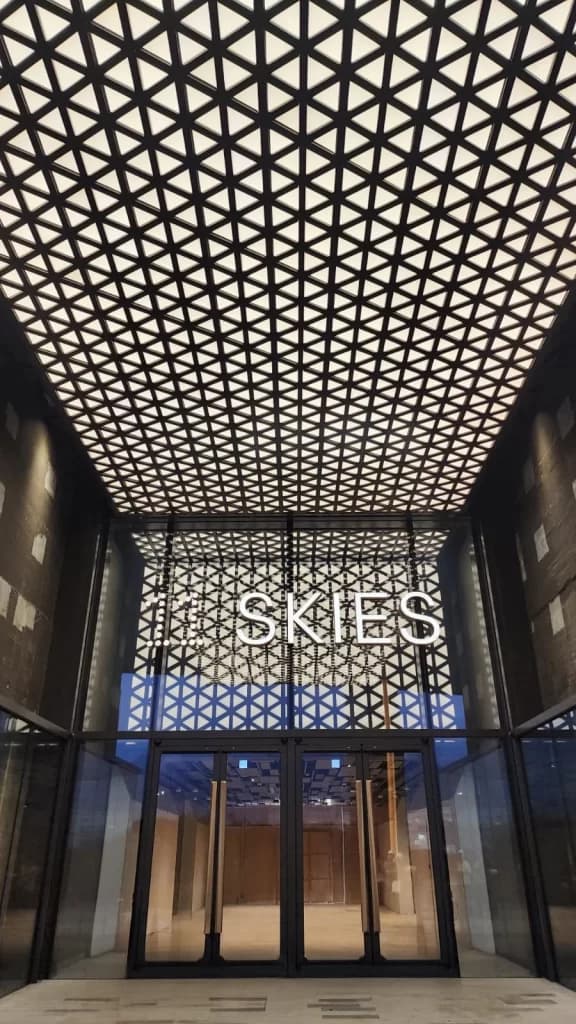 11 Skies - Gallery image 5